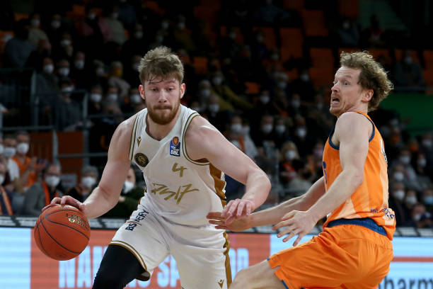 在重建期仍 在重建期仍