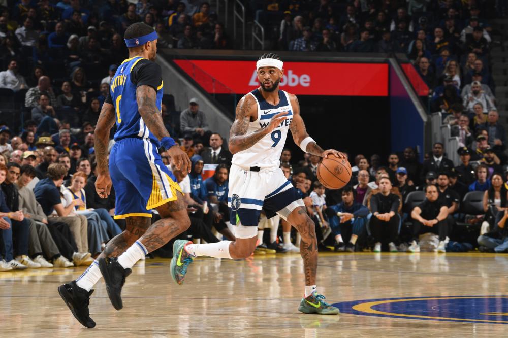 往处于劣势 往处于劣势